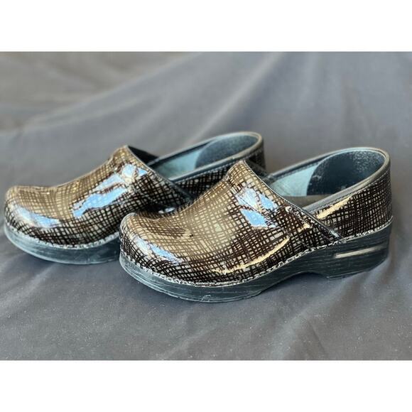 Dansko Professional, Size 38, Shiney, Black/Brown, Patent Leather - Picture 1 of 6